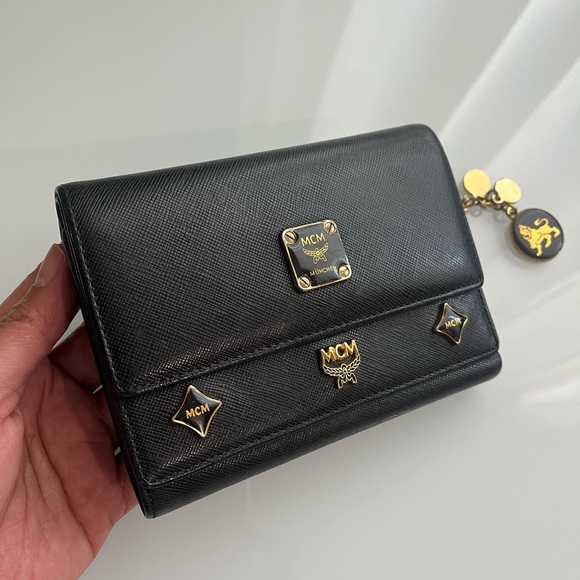 MCM BLACK LEATHER TRIFOLD WALLET - Picture 15 of 16